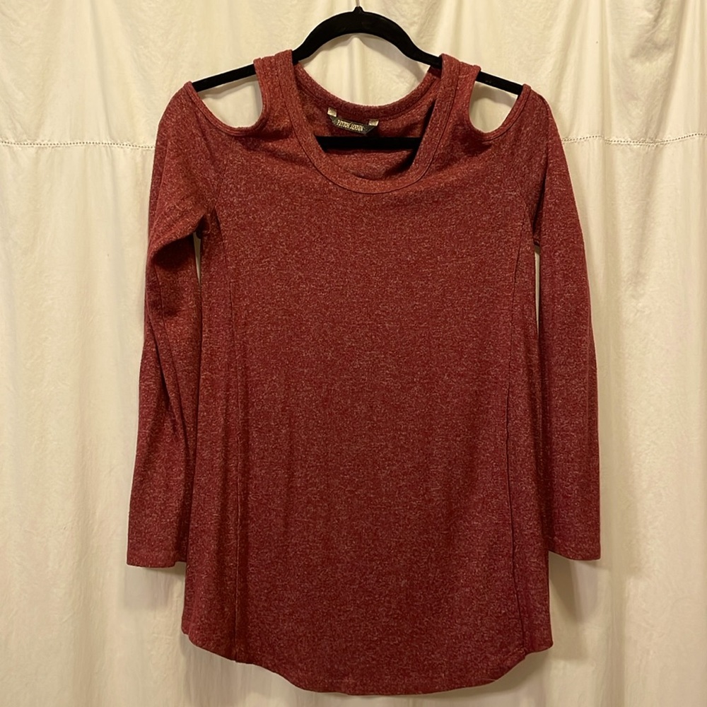 Open shoulder tunic sweater
